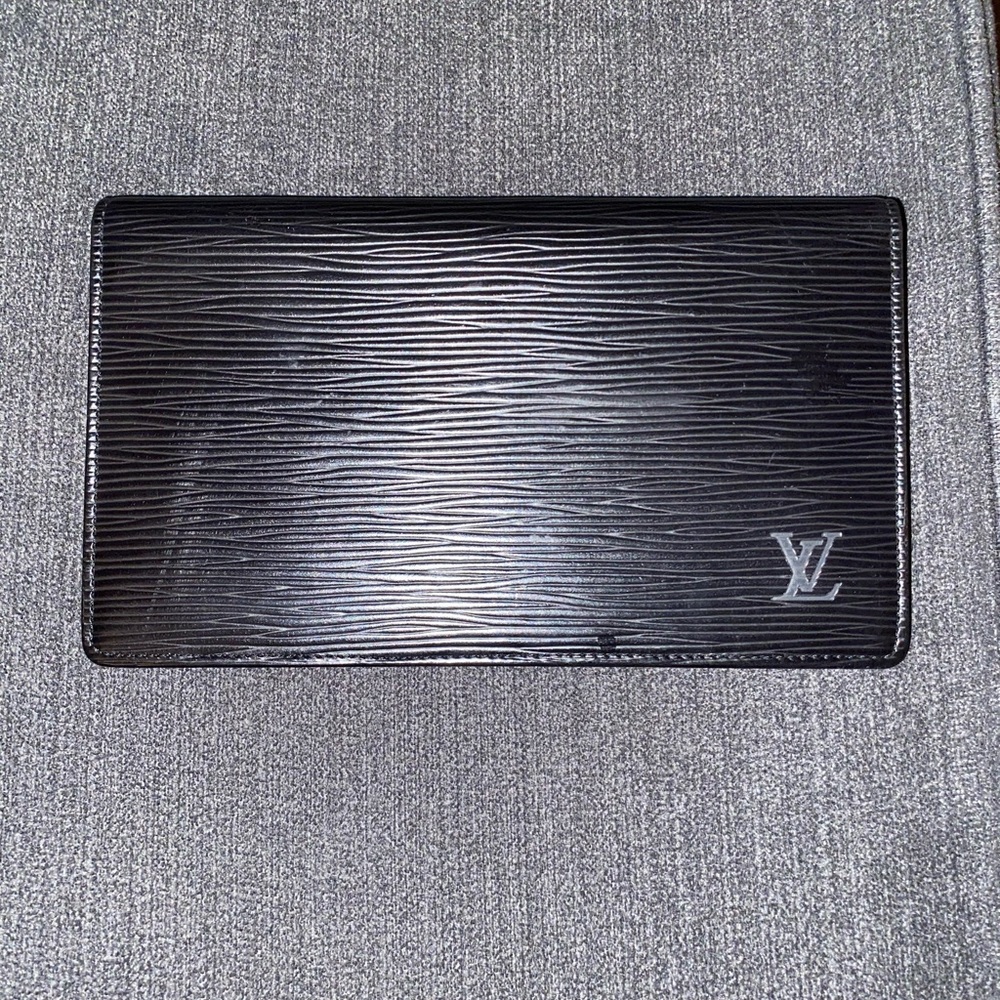 Louis Vuitton Epi Checkbook